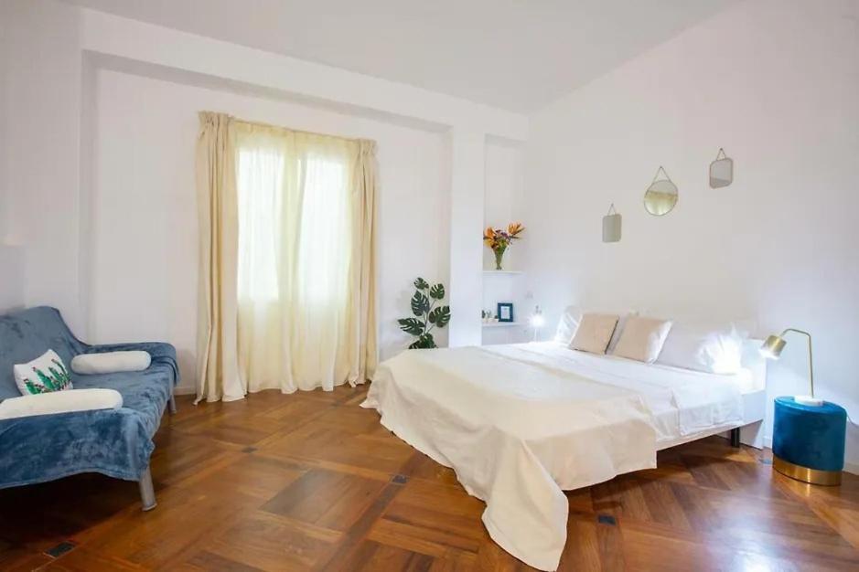 Апартаменти Piazza Martiri Flat Кальярі Екстер'єр фото